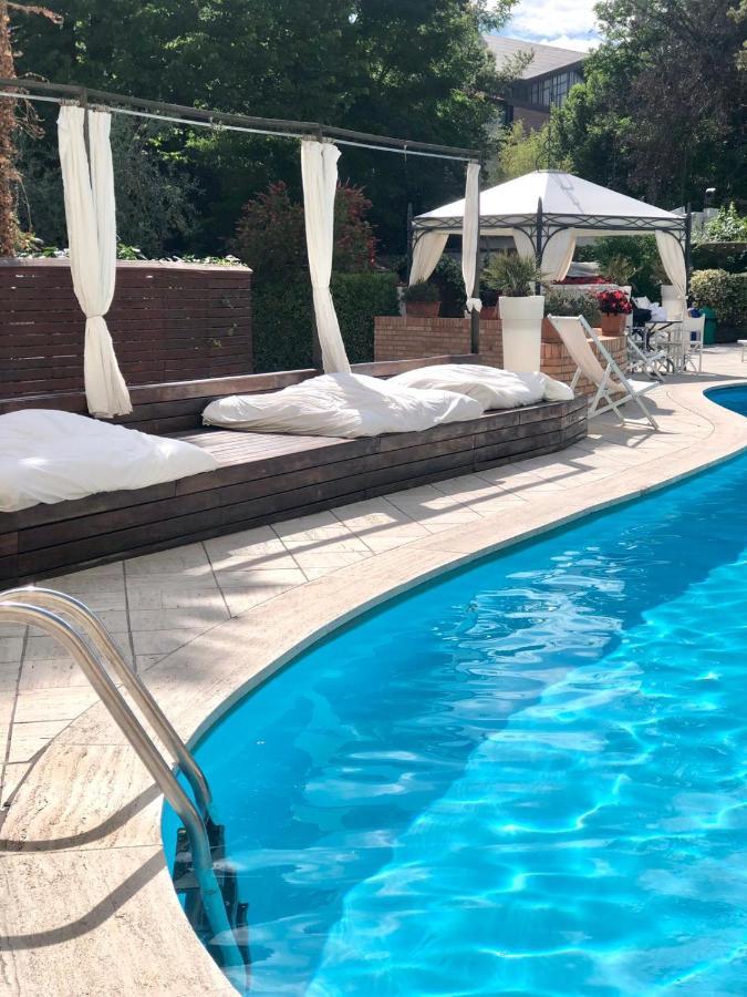 Villa Adriatica Ambienthotels Римини Экстерьер фото