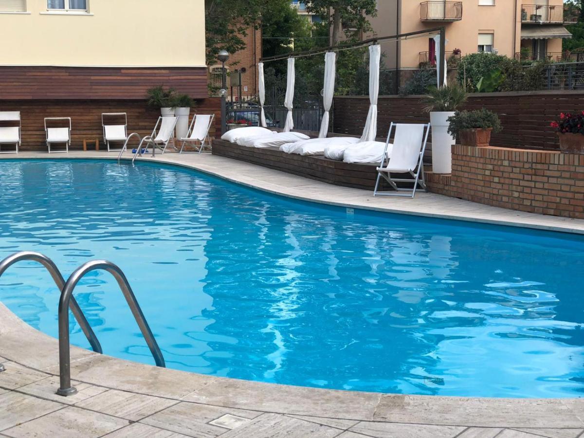 Villa Adriatica Ambienthotels Римини Экстерьер фото