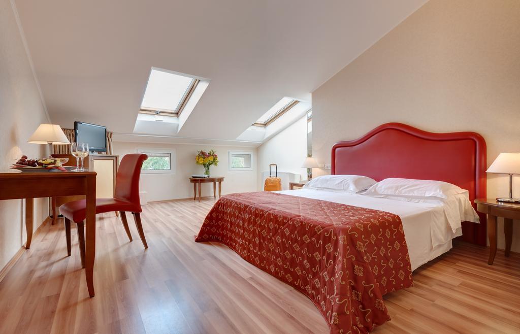 Villa Adriatica Ambienthotels Римини Экстерьер фото