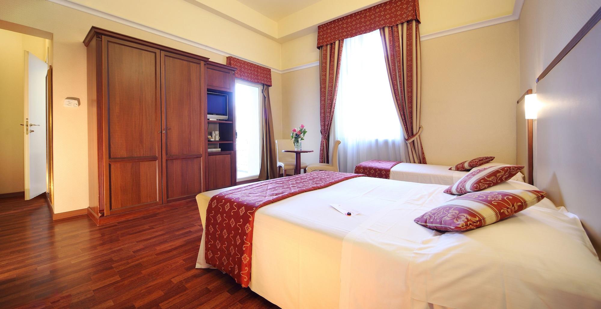 Villa Adriatica Ambienthotels Римини Экстерьер фото