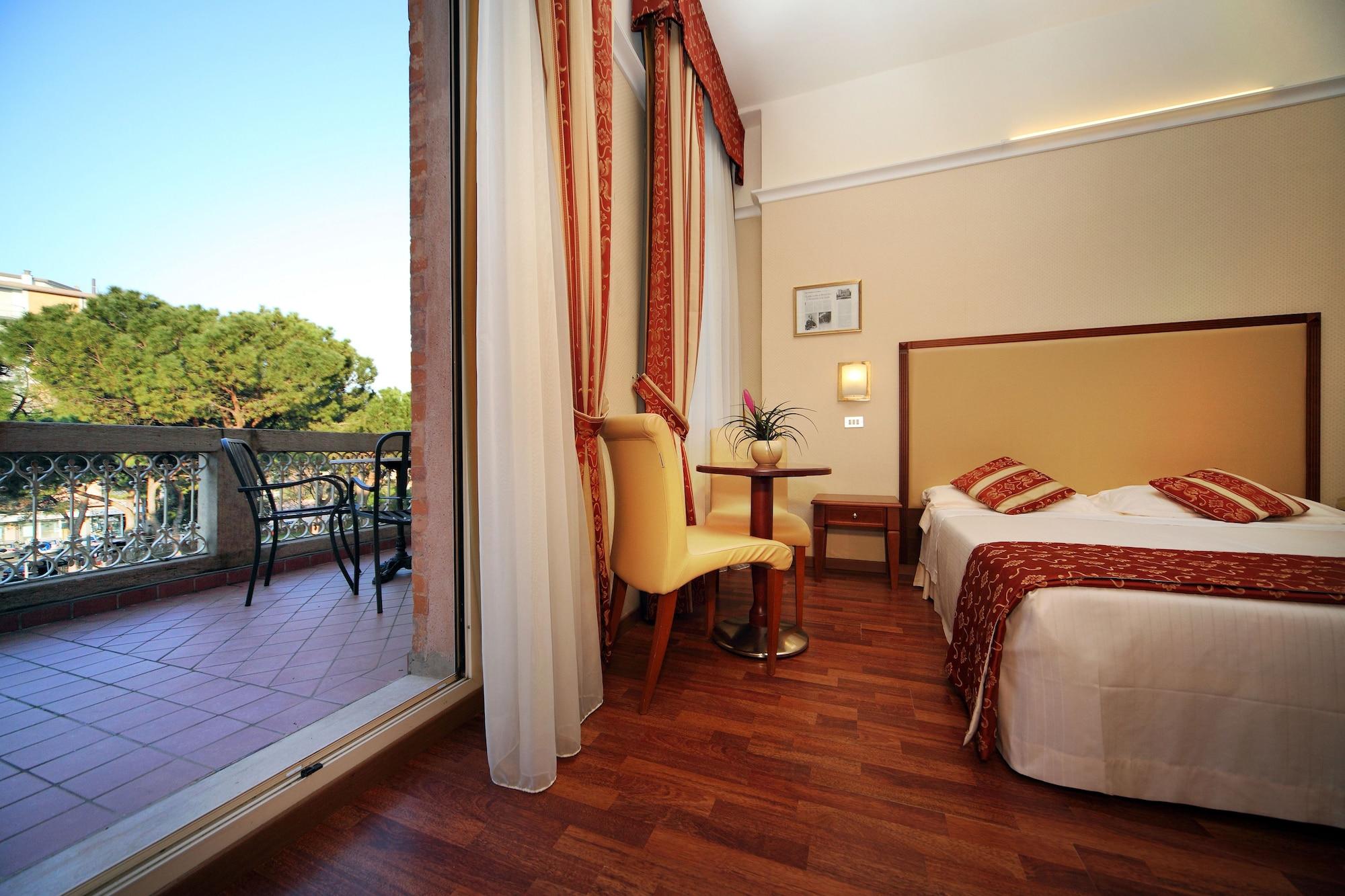 Villa Adriatica Ambienthotels Римини Экстерьер фото