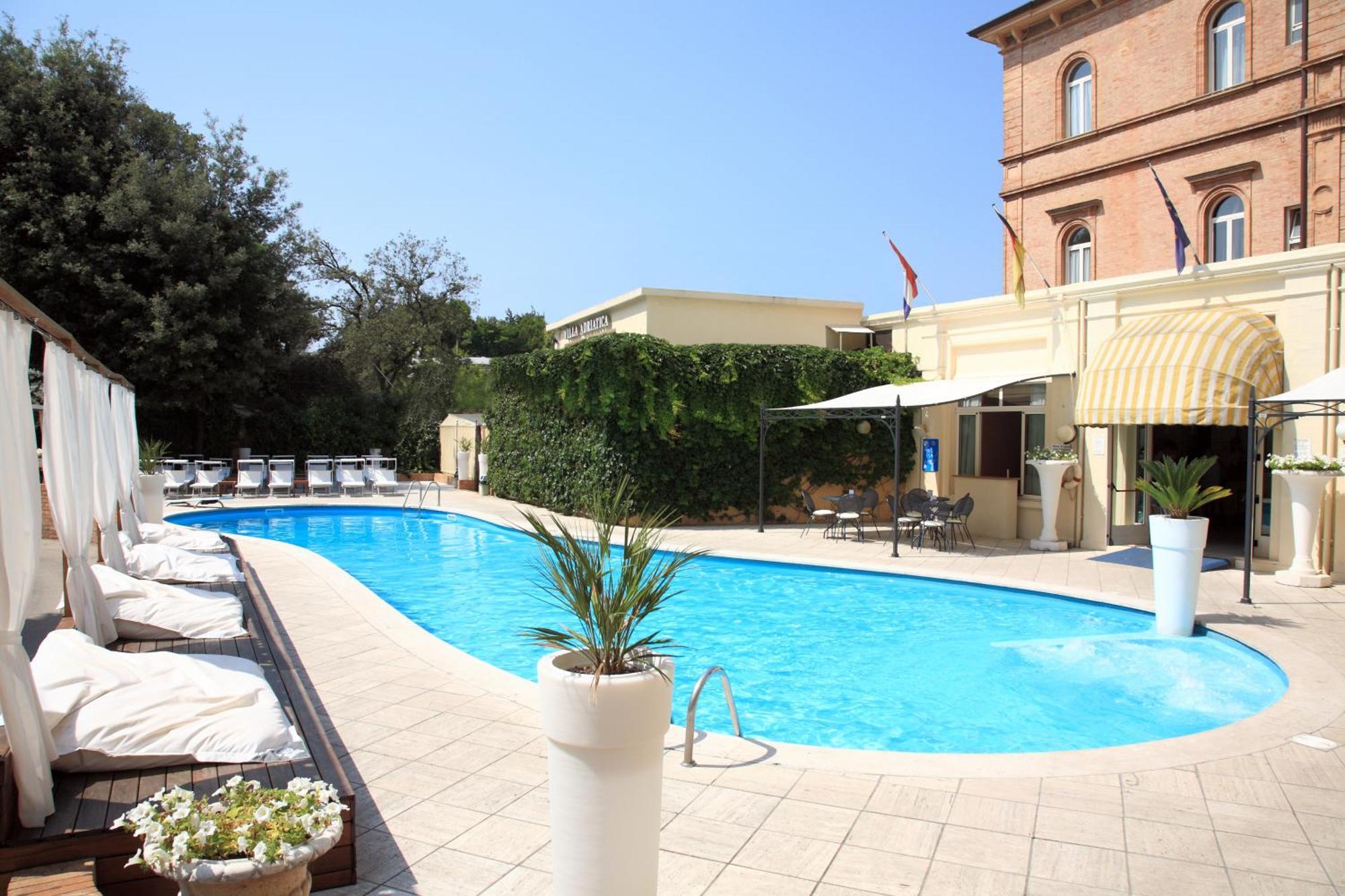 Villa Adriatica Ambienthotels Римини Экстерьер фото