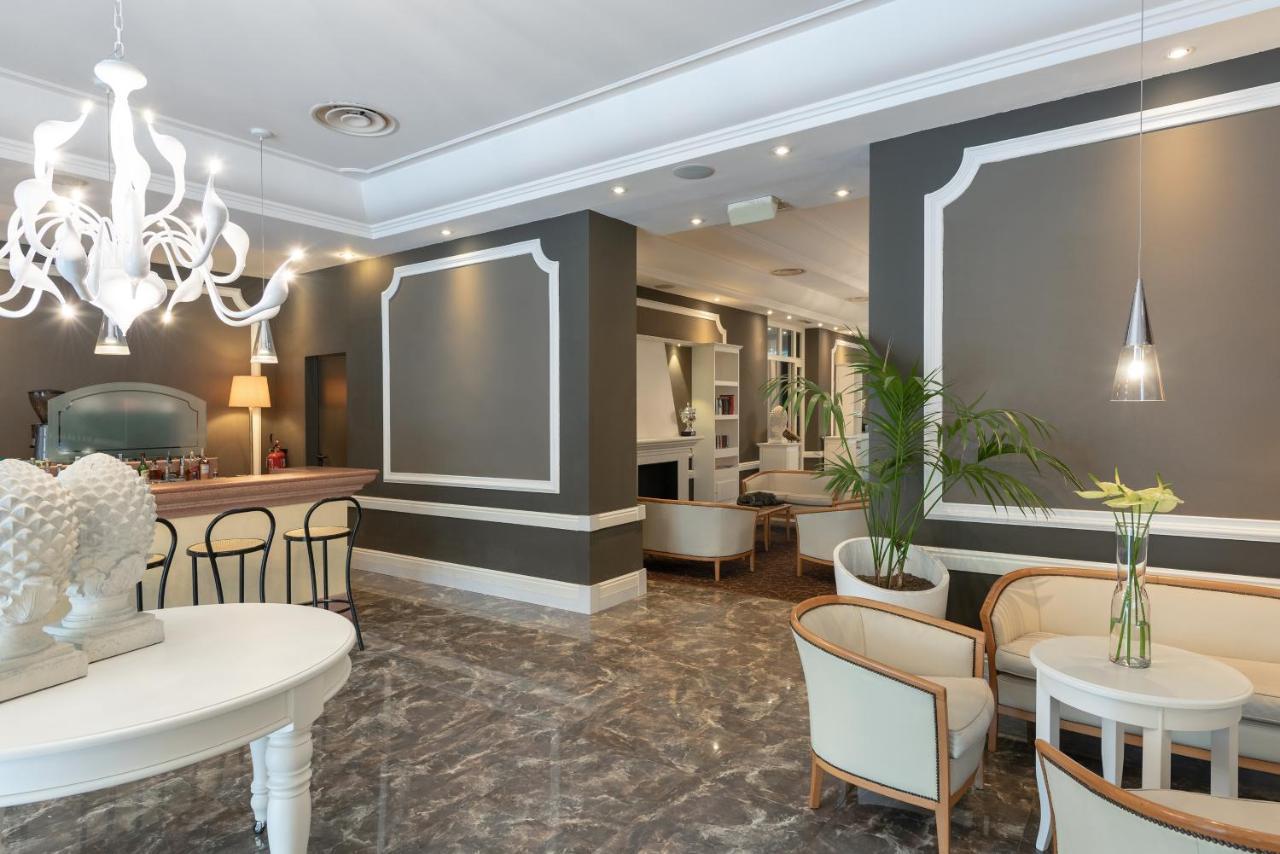 Villa Adriatica Ambienthotels Римини Экстерьер фото