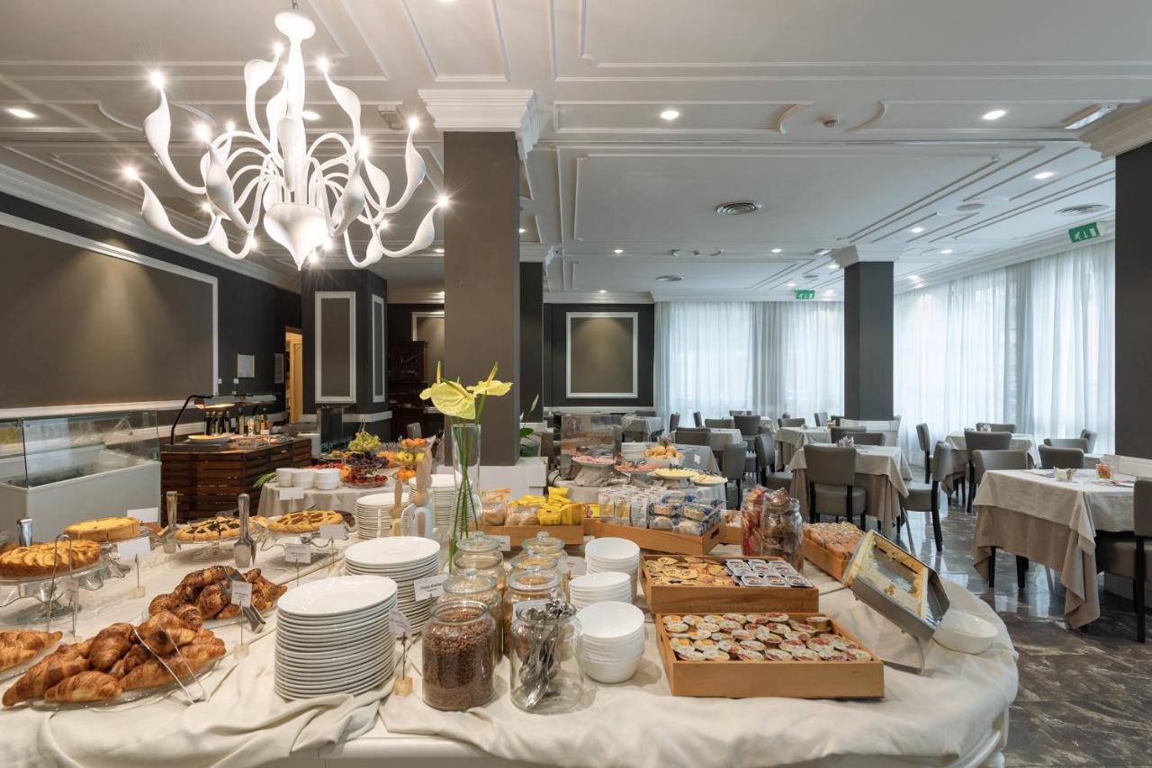 Villa Adriatica Ambienthotels Римини Экстерьер фото
